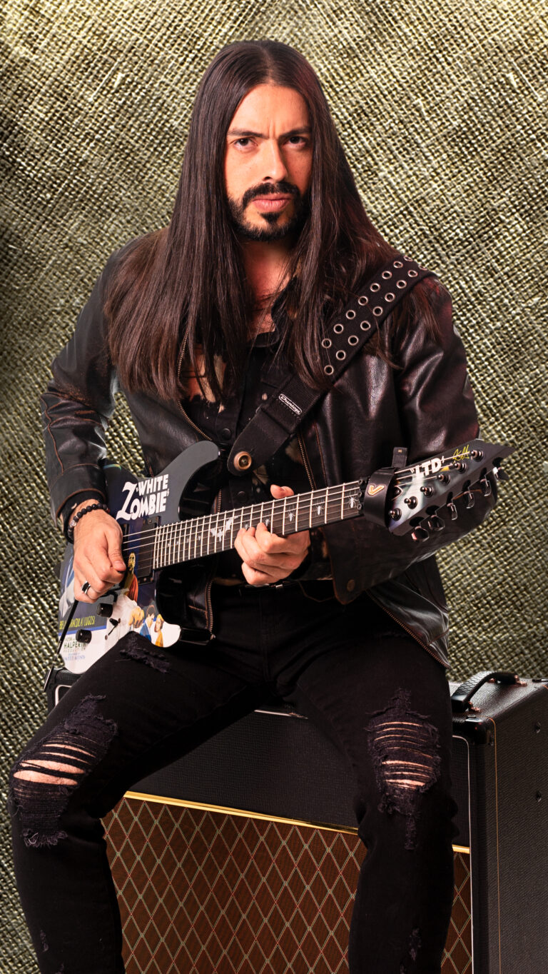 Vita Evanescens lanza una advertencia contra “The Machine” en “Losing Life Force”